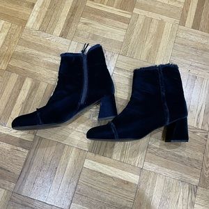 Stuart Weitzman booties size 10